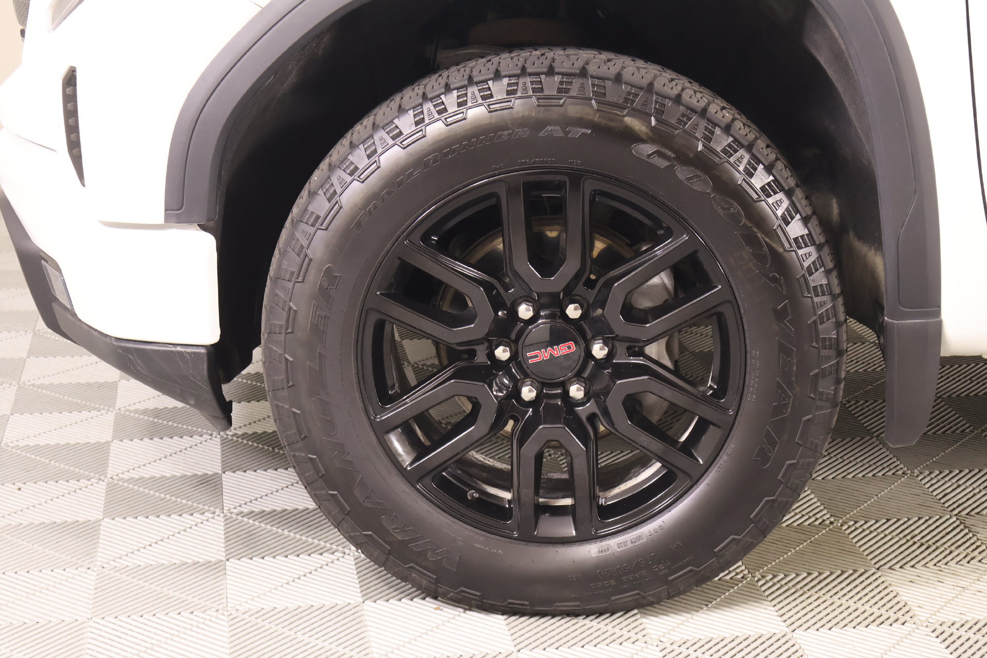 Used 2025 GMC Sierra 1500 Elevation AWD/4WD image 17