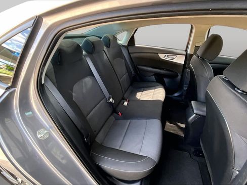 Used 2024 Kia Forte LXS w/ LXS Technology Package FWD image 19