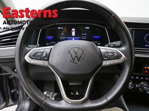 Used 2024 Volkswagen Jetta SE image 10