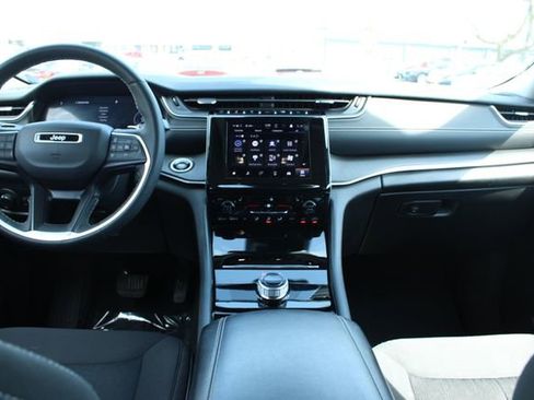 Used 2023 Jeep Grand Cherokee L Laredo w/ Luxury Tech Group I image 16