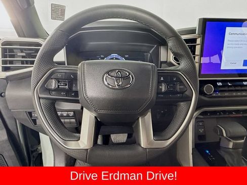 Used 2025 Toyota Tundra Limited AWD/4WD image 11