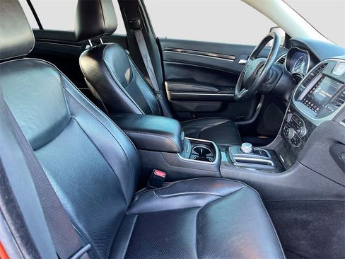 Used 2021 Chrysler 300 Touring L image 27