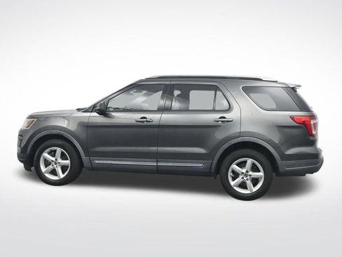 Used 2019 Ford Explorer XLT FWD image 10