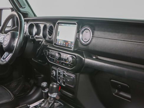 Used 2023 Jeep Wrangler Unlimited Sahara w/ Cold Weather Group AWD/4WD image 26