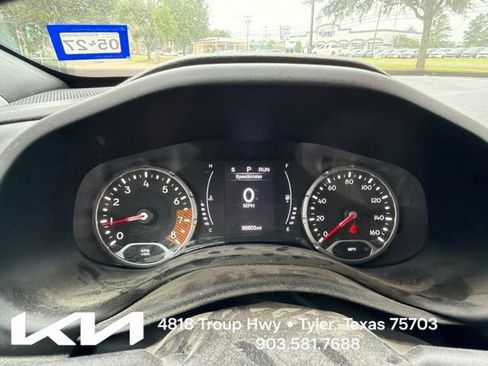 Used 2020 Jeep Renegade Latitude w/ Cold Weather Group AWD/4WD image 16