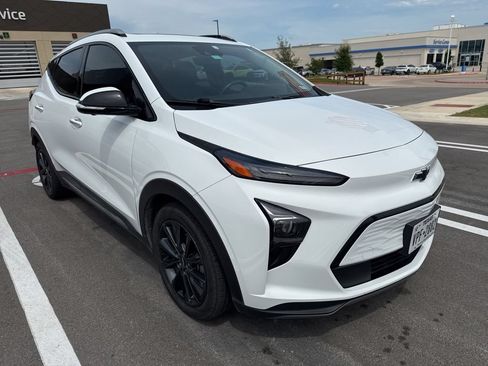 Used 2022 Chevrolet Bolt EUV Premier w/ Launch Edition FWD image 2