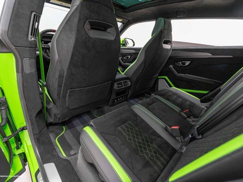 Used 2024 Lamborghini Urus Performante AWD/4WD image 35