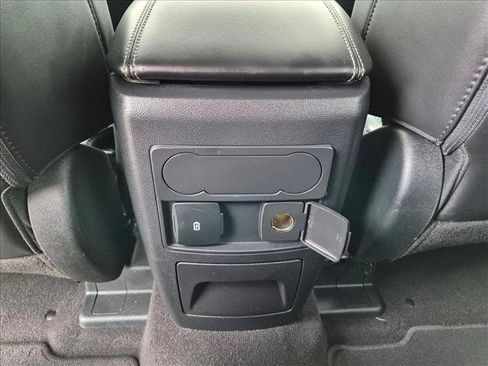 Used 2024 Ford Explorer XLT w/ Equipment Group 202A RWD image 16