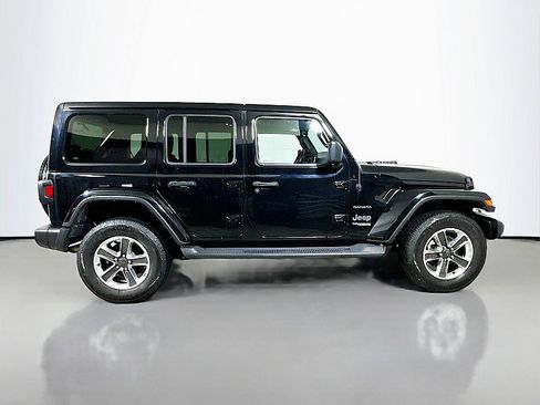 Used 2022 Jeep Wrangler Unlimited Sahara image 8