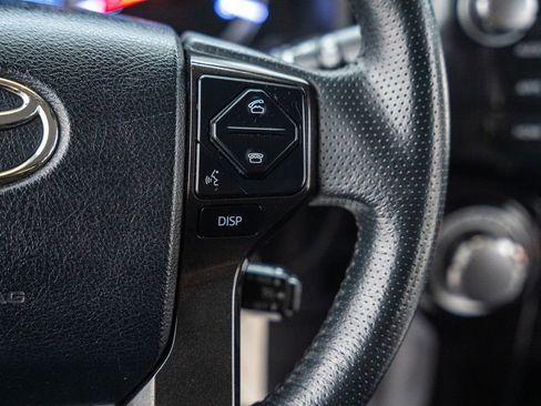 Used 2019 Toyota 4Runner TRD Off-Road AWD/4WD image 31