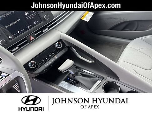 Used 2025 Hyundai Elantra Sport FWD image 26