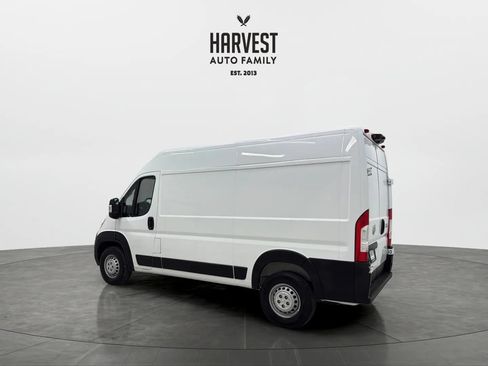 Used 2025 RAM ProMaster 2500 w/ Convenience Group FWD image 3
