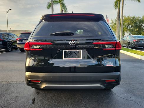 Used 2024 Toyota Grand Highlander Limited AWD/4WD image 10