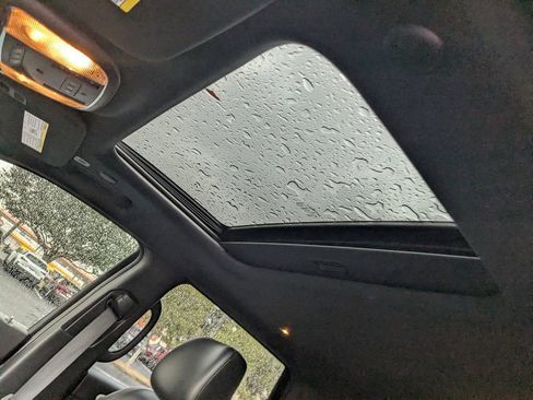 Used 2022 Jeep Grand Cherokee Limited w/ Tech Group image 18