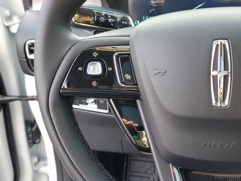 New 2026 Lincoln Corsair Premiere image 17