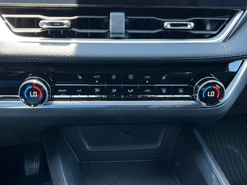 New 2026 Chevrolet Equinox LT w/ Convenience Package II FWD image 31