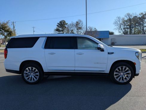 Used 2023 GMC Yukon XL Denali image 2
