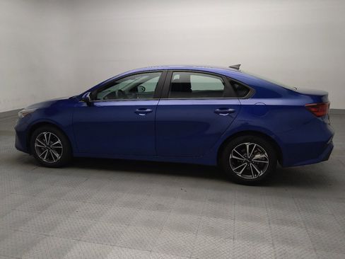 Used 2022 Kia Forte LXS FWD image 3