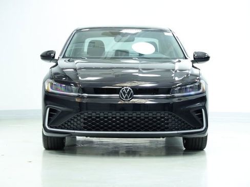 New 2026 Volkswagen Jetta SE image 2