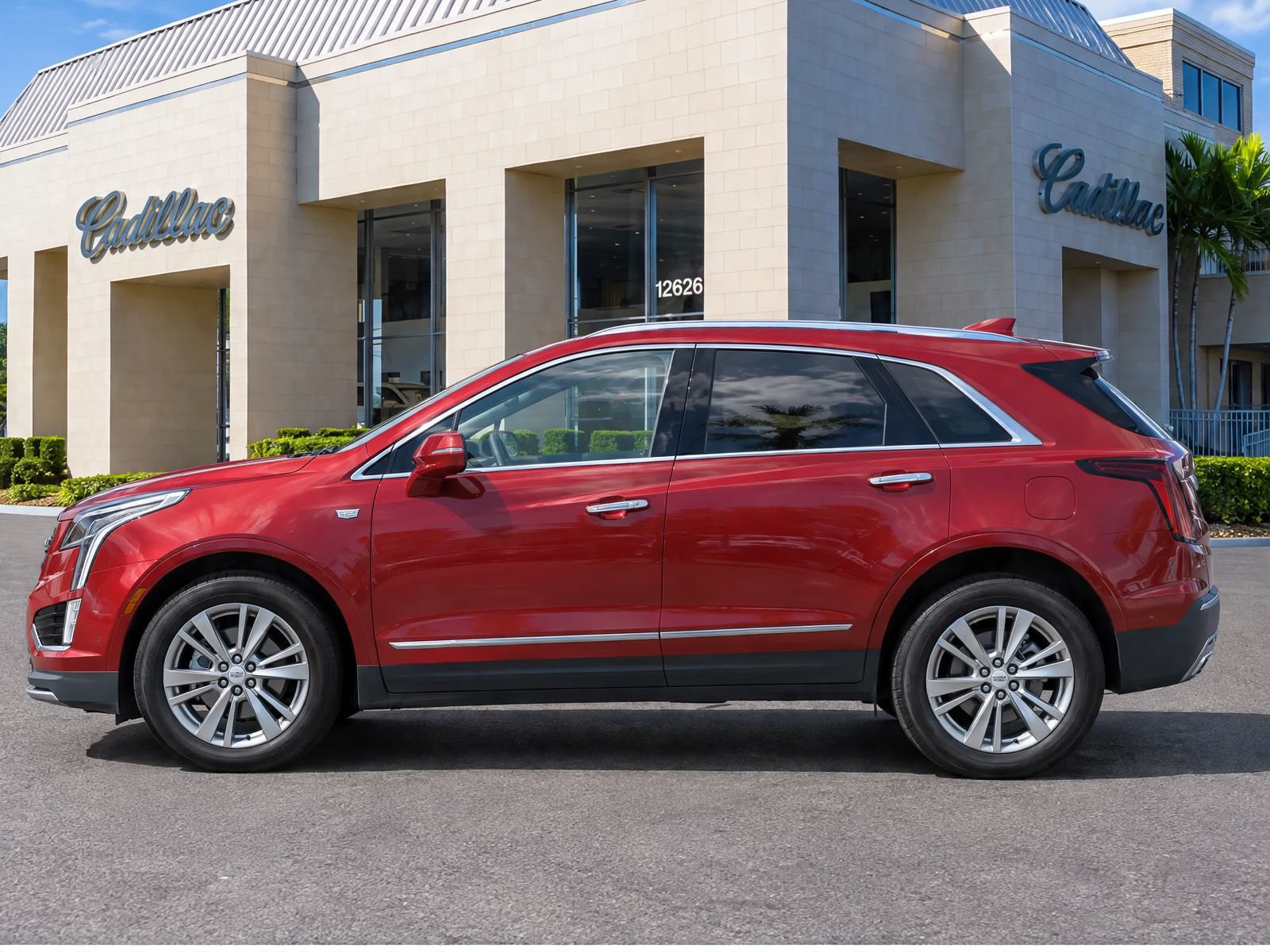 Used 2024 Cadillac XT5 Premium Luxury w/ Technology Package FWD image 6