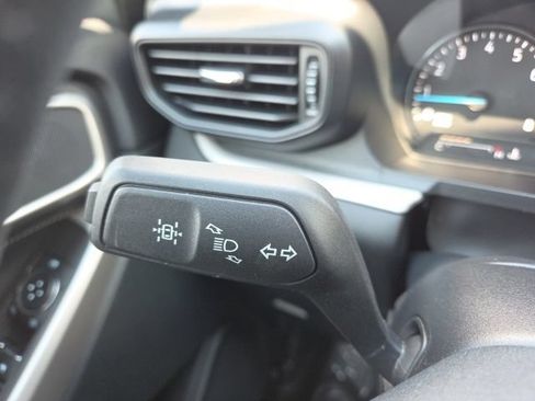Used 2024 Ford Explorer XLT RWD image 40