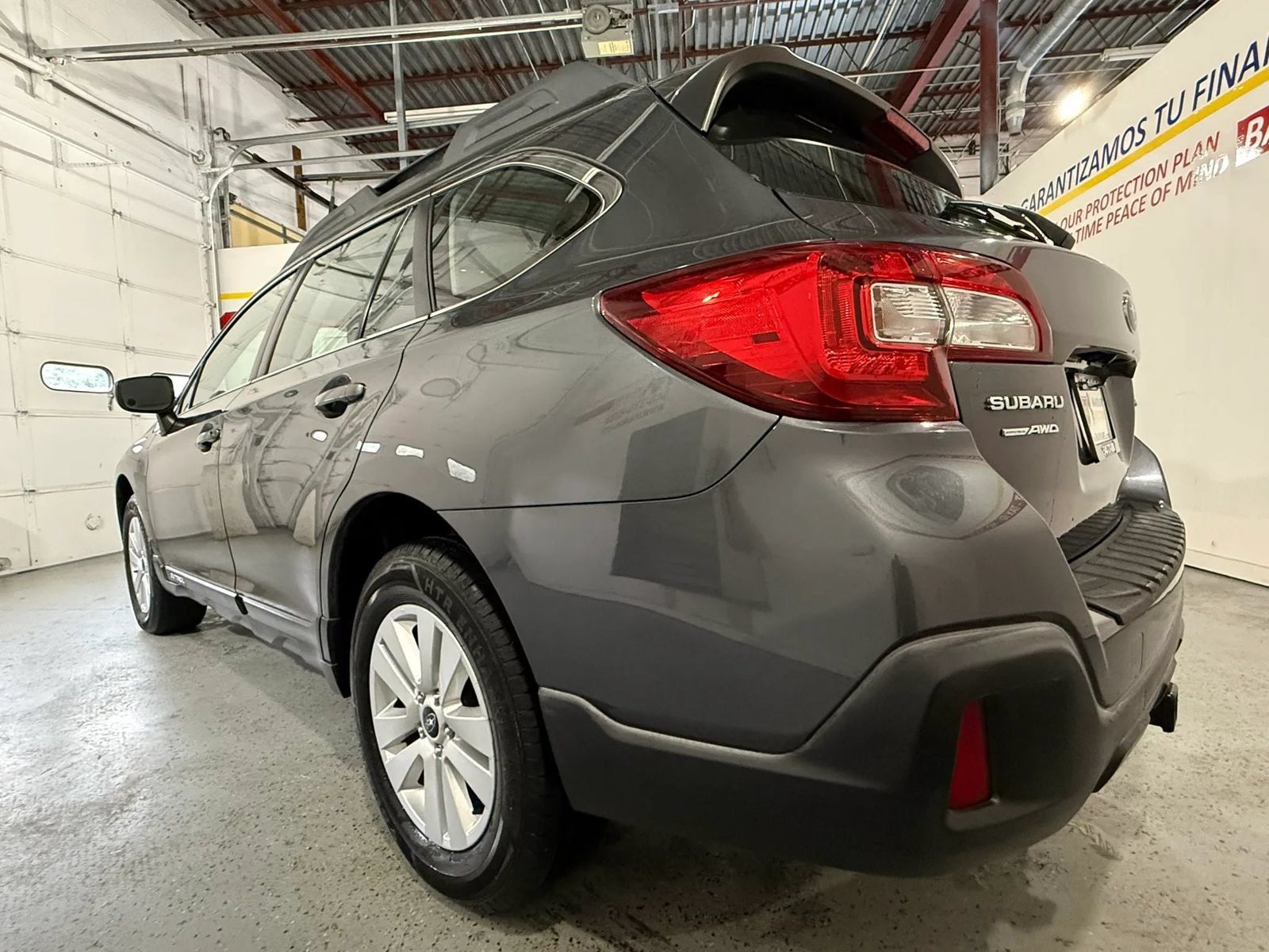 Used 2018 Subaru Outback 2.5i AWD/4WD image 8
