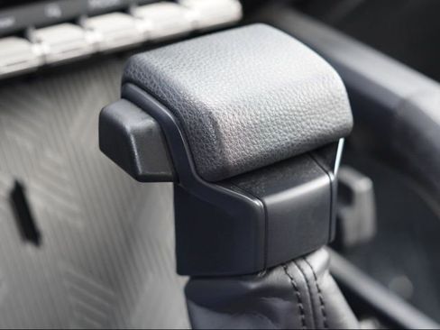 Certified 2024 Toyota Tacoma SR image 27