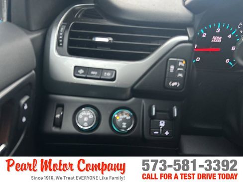 Used 2019 Chevrolet Tahoe Premier image 12