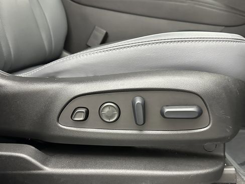 Used 2024 Buick Enclave Premium image 36