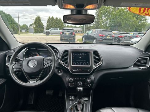 Used 2020 Jeep Cherokee Trailhawk AWD/4WD image 21