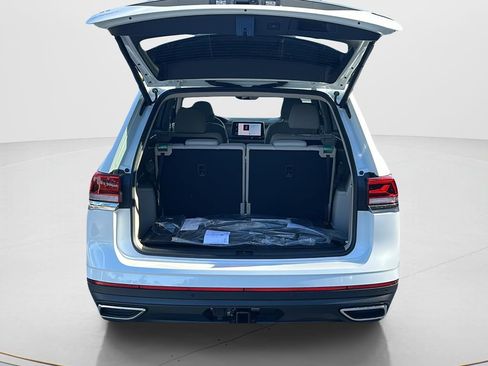 New 2026 Volkswagen Atlas SE image 12