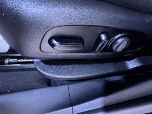 Used 2021 Chevrolet Equinox LT image 13