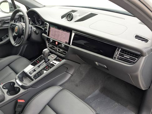 New 2026 Porsche Macan image 26