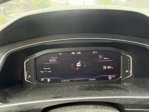 Used 2021 Volkswagen Tiguan SEL FWD image 6
