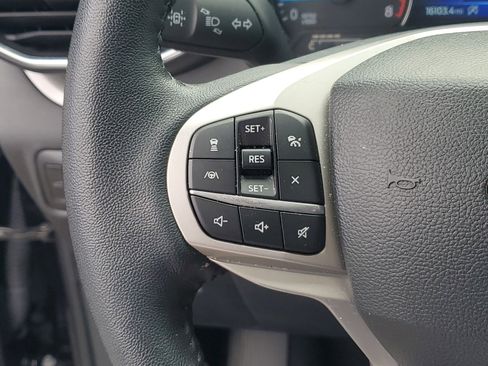 Used 2023 Ford Explorer XLT w/ Equipment Group 202A image 31