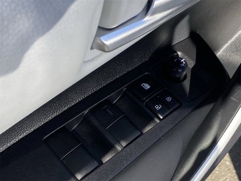 Certified 2025 Toyota Corolla SE image 21