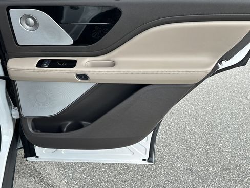 Used 2022 Lincoln Aviator Reserve w/ Equipment Group 201A RWD image 16