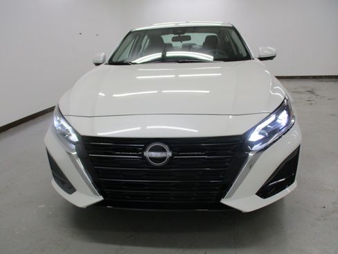 New 2025 Nissan Altima 2.5 SL image 2