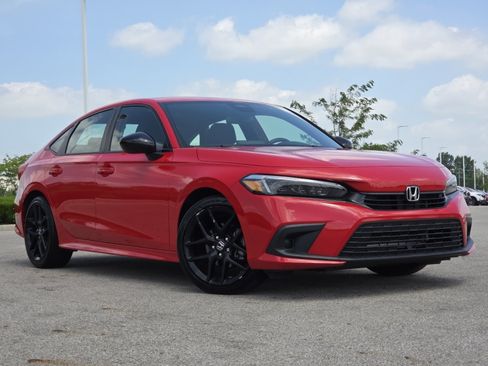 Used 2024 Honda Civic Sport image 2
