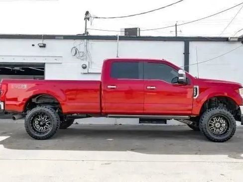 Used 2017 Ford F250 Platinum w/ Platinum Ultimate Package AWD/4WD image 10