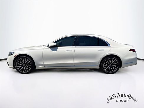 Used 2022 Mercedes-Benz S 580 4MATIC Sedan image 4