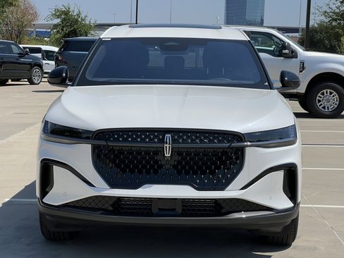 New 2025 Lincoln Nautilus Premier w/ Equipment Group 102A image 13