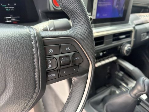 Used 2025 Toyota Tacoma TRD Off-Road AWD/4WD image 20