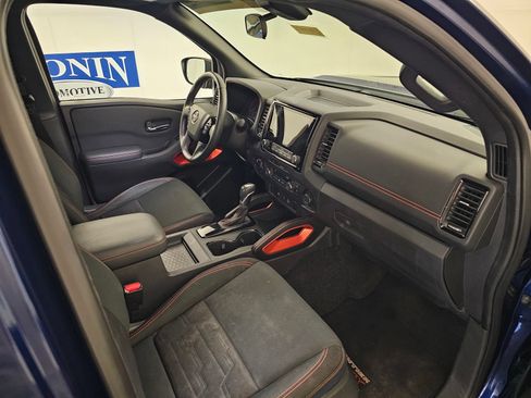 Used 2022 Nissan Frontier PRO-4X w/ Technology Package AWD/4WD image 28