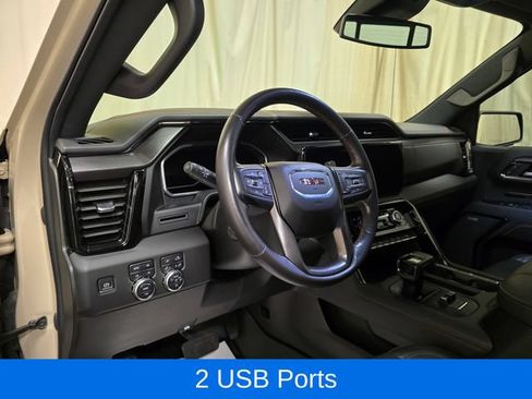 Used 2022 GMC Sierra 1500 AT4 w/ AT4 Premium Package AWD/4WD image 18
