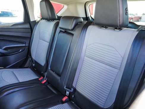 Used 2019 Ford Escape SE image 19