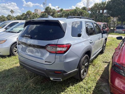 Used 2023 Honda Pilot Sport image 9
