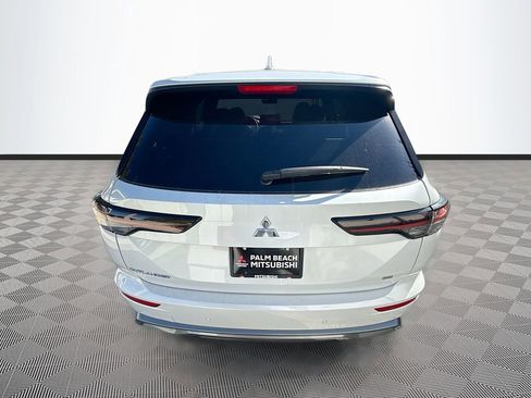 New 2026 Mitsubishi Outlander SE image 6