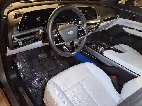 Certified 2024 Cadillac Lyriq Luxury w/ LPO, Floor Liner Package AWD/4WD image 3