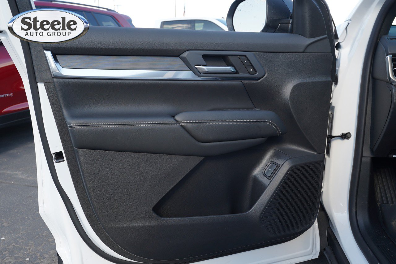 New 2027 GMC Terrain Elevation w/ Elevation Premium Package FWD image 19